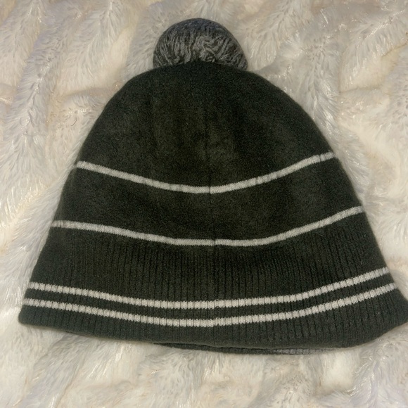 RARE!! Canada Goose Limited Edition Boston Wool Blend Beanie in Military Green - Picture 2 of 6